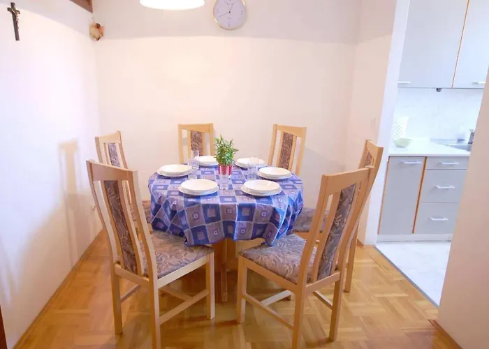 With Parking Space Njivice, Krk - 21866 דירה *