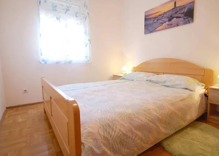 With Parking Space Njivice, Krk - 21866 דירה *