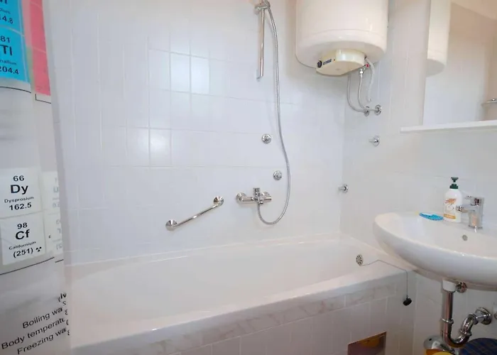 With Parking Space Njivice, Krk - 21866 נייביצה