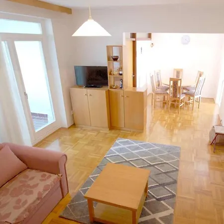 Apartamento With Parking Space Njivice, Krk - 21866 *